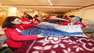 Merkezefendinin ilk yardım konvoyu afetzedeler için yola çıktı