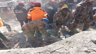Mersin İl Jandarma Komutanlığı ekipleri yardım için deprem bölgesinde