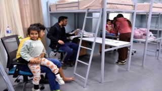 Mersine gelen depremzedeler belediye tesislerinde konuk ediliyor