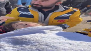 Merve ve İrem kardeşler 75 saat sonra kurtarıldı