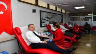 MEÜ tüm imkanlarıyla depremzedelerin yanında
