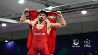 Milli güreşçi Kerem Kamal Mısırdan altın madayla ile döndü