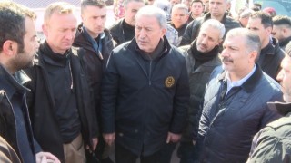 Milli Savunma Bakanı Akar ve Sağlık Bakanı Kocadan Hatay kent merkezinde inceleme