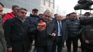 Minik Belinay kumbarasındaki paraları depremzedelere bağışladı