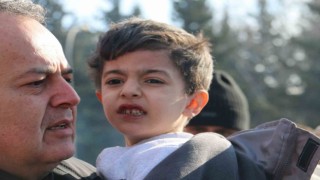 Minik Şahin 30 saat sonra sağ çıkartıldı