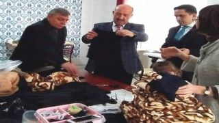 Müdür Başyiğit, Altıntaş HEMde deprem bölgesi için hazırlanan ürünleri inceledi