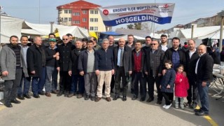 Müftülük, semt pazarında depremzedeler yararına tezgah açtı