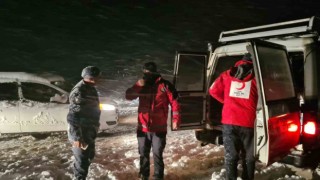 Muğlada kar sebebi ile mahsur kalanlara kumanya dağıtıldı