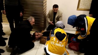 Muhtar, oy kullanırken beyin kanaması geçirdi