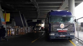Nef Stadyumunda depremzedelere yardım çalışmaları devam ediyor