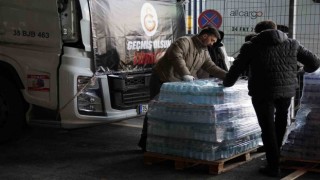 Nef Stadyumunda yardım çalışmaları devam ediyor
