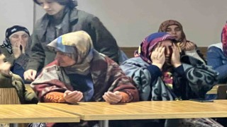Nevşehirde depremzedeler kaybettikleri yakınları için dua etti