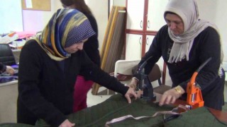 Osmancıklı kadınlar depremzedeler için kışlık kıyafet üretiyor