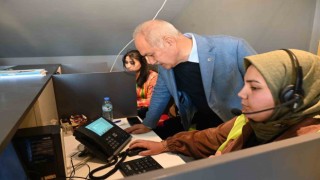Osmaniye Belediyesi afet koordinasyon merkezine gelen yardımları, vatandaşlara ulaştırılıyor