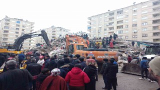 Osmaniyede çöken 3 blokta bir kişi kurtarıldı