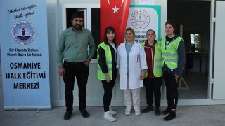 Osmaniye’de gönüllü usta öğretici ve öğrenciler depremzedelere kuaförlük hizmeti veriyor