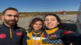 (Özel) 130 saat sonra ailesiyle enkazdan çıktı, ambulanstaki sözleri herkesi ağlattı