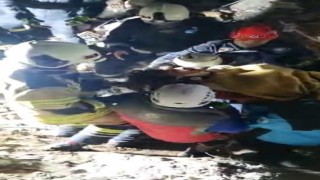 PAK ekipler genç kadını alkışlarla enkazdan çıkardı