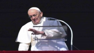 Papa Francis: Türkiye ve Suriyedeki depremzedelere dualarımızla ve desteğimizle yakın olmaya devam etmeliyiz