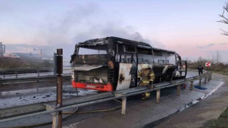 Pendikte alev alev yanan servis otobüsü küle döndü