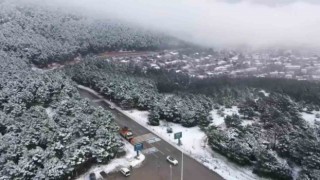 Pendikte Aydos Ormanında kar manzarası havadan görüntülendi