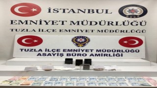 Pendikte uyuşturucu temin etmek isterken polise yakalandılar