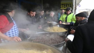 Pütürge Belediyesinden depremzedelere günlük sıcak yemek