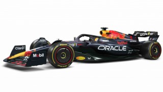 Red Bull Racing, yeni aracı RB19u tanıttı