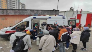 Sağlık personeline oksijen tüpleri ve oksijen kullanımı eğitimi verildi