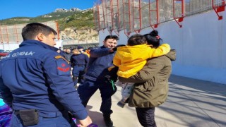 Sahil Güvenlik Komutanlığına bağlı 200 personel deprem bölgesinde