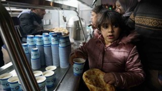 Şahinbeyde depremzedelere kumanya desteği