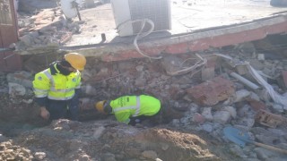 Sakarya Büyükşehir ekipleri depremzedeler için aralıksız çalışıyor