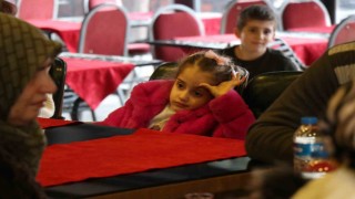 Sakaryaya gelen depremzedeler yaşadıkları korkuyu anlattı