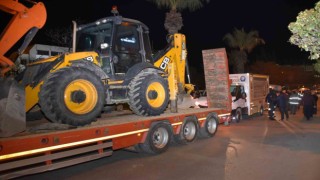 Salihli Belediyesi deprem bölgesine iş makinesi ve personel gönderdi