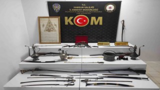 Samsunda tarihi eser olduğu değerlendirilen 16 kılıç ve 10 tabanca ele geçirildi