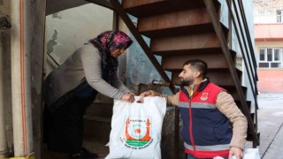 Şanlıurfada depremzedelere yardımlar devam ediyor