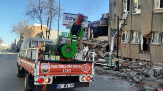 Şehrin her köşesine kokulu dezenfektan sıkılıyor