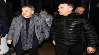 Şenol Güneş, gönüllülerle bir araya geldi