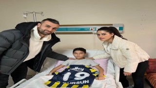 Serdar Dursun, depremzede Ömeri ziyaret etti
