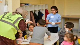 Siirte getirilen afetzedelere psikososyal destek sağlanıyor