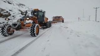 Siirtte kar nedeniyle kapanan grup köy yolları ulaşıma açıldı