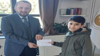 Simavda 12 yaşındaki Kuran Kursu öğrencisi harçlıklarını depremzedelere bağışladı