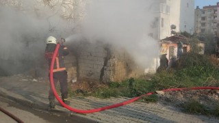 Sobadan çıkan yangın baraka evi kül etti