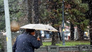 Soğuk hava ve kar yağışı Samsunda etkili oluyor