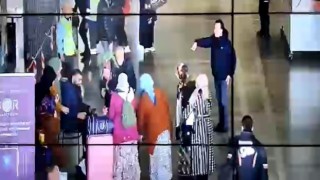 Soluk borusuna yemek takılan depremzedeyi ‘Heimlich manevrası kurtardı