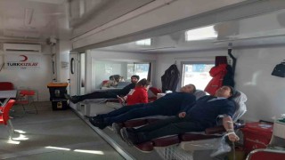 Sorgunda 800 ünite kan toplandı