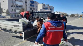 Sosyal Yardımlaşma Vakfı Aksarayda depremzedelerin ihtiyaçlarını karşılıyor