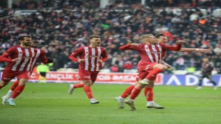 Spor Toto Süper Lig: D.G. Sivasspor: 1 - Beşiktaş: 0 (İlk yarı)