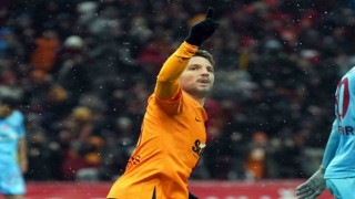 Spor Toto Süper Lig: Galatasaray: 1 - Trabzonspor: 1 (İlk yarı)