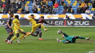 Spor Toto Süper Lig: MKE Ankaragücü: 0 - Fatih Karagümrük: 1 (İlk yarı)